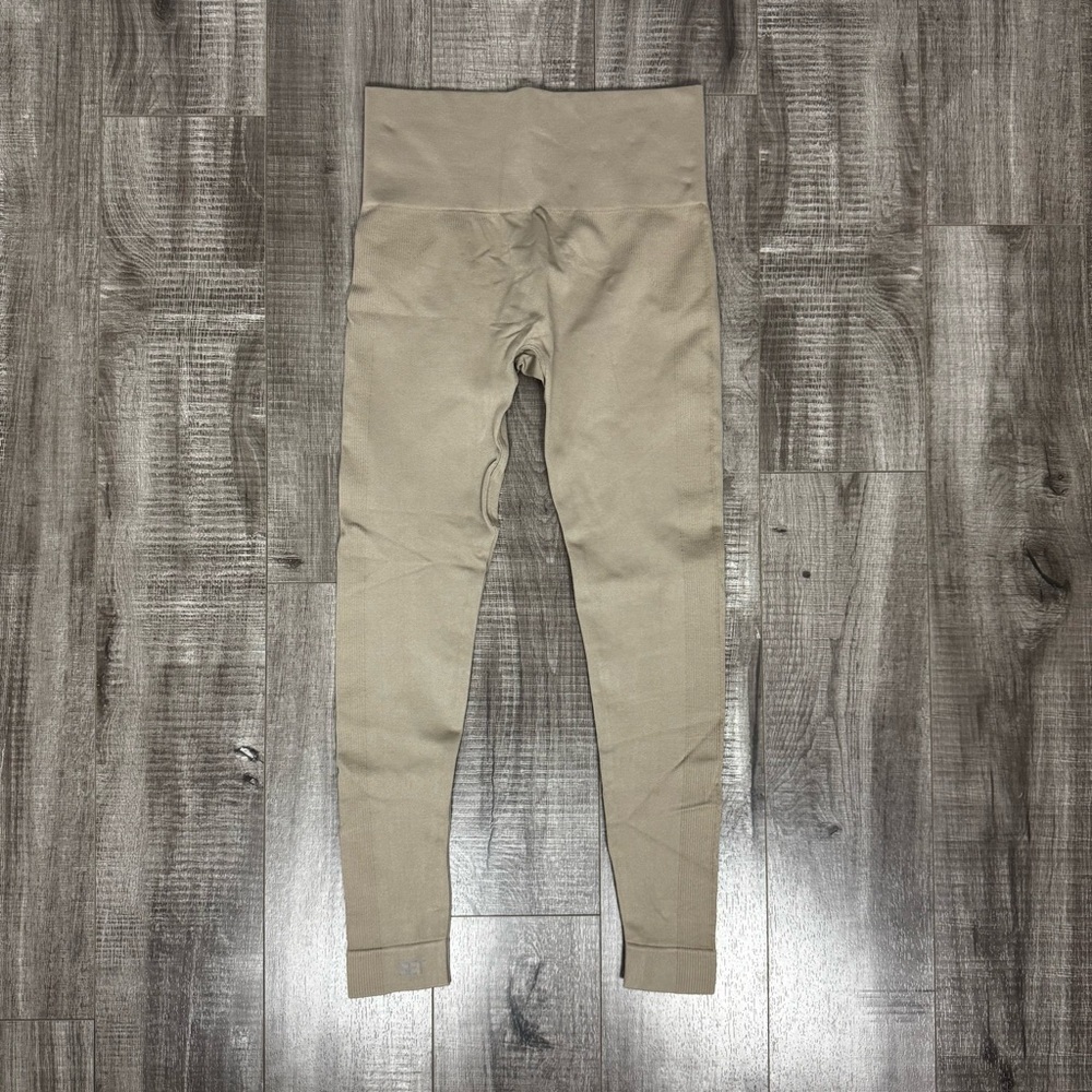 SET Active Sculptflex Leggings in Sand Tan Size Small - Picture 4 of 5